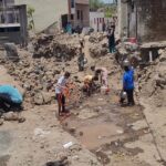पुलाच्या कामासाठी पाणी लाईन उखडली
