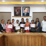 'वस्त्र संहिता–2026' फॅशन डिझाईन स्पर्धेत मिटमिटाच्या सानिका डिझाईन कॉलेजचा डंका